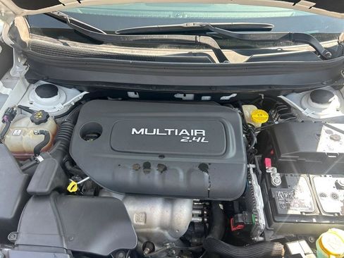 Used 2017 Jeep Cherokee Latitude FWD image 15
