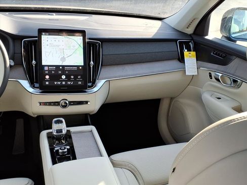 New 2026 Volvo XC90 T8 Ultra w/ Protection Package Premier AWD/4WD image 13