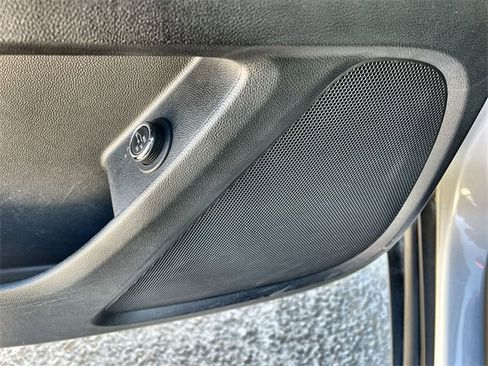 Used 2022 Chevrolet Traverse LT image 23