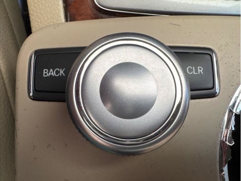 Used 2010 Mercedes-Benz GLK 350 4MATIC image 22