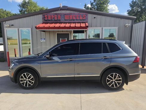 Used 2021 Volkswagen Tiguan S FWD image 3