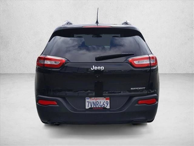 Used 2016 Jeep Cherokee Sport FWD image 7