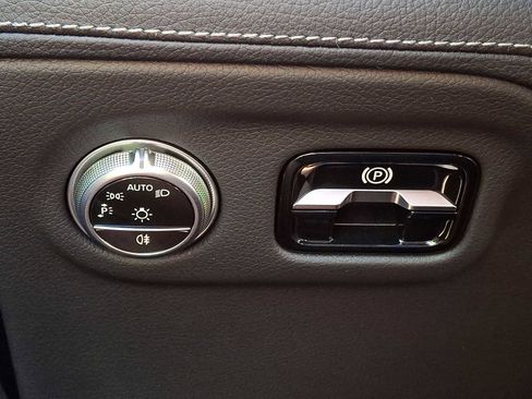 Certified 2023 Mercedes-Benz EQS 580 4MATIC SUV image 23