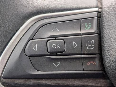 Used 2023 Jeep Grand Cherokee 4WD 4xe image 11