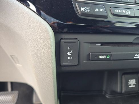 Used 2016 Honda Pilot Touring image 19
