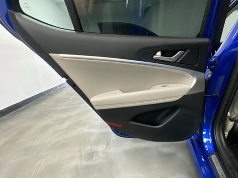 Used 2019 Genesis G70 2.0T Advanced image 42