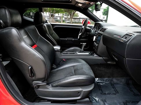 Used 2009 Dodge Challenger SRT8 w/ SRT Option Group II RWD image 31