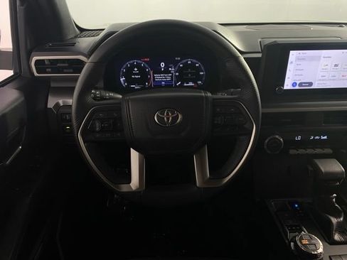 Used 2025 Toyota Tacoma TRD Off-Road AWD/4WD image 17
