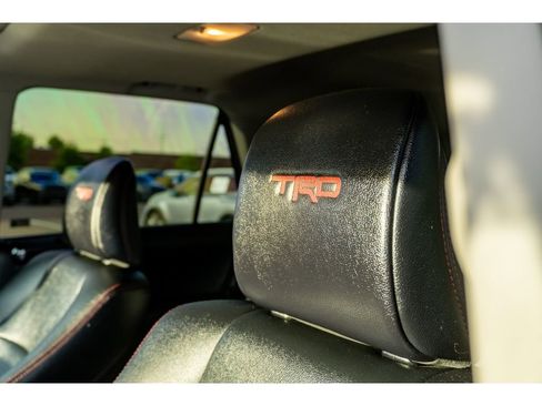 Used 2018 Toyota 4Runner TRD Off-Road Premium AWD/4WD image 13