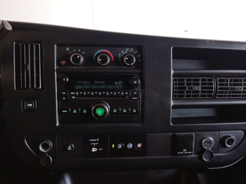Used 2017 Chevrolet Express 2500 LS RWD image 32