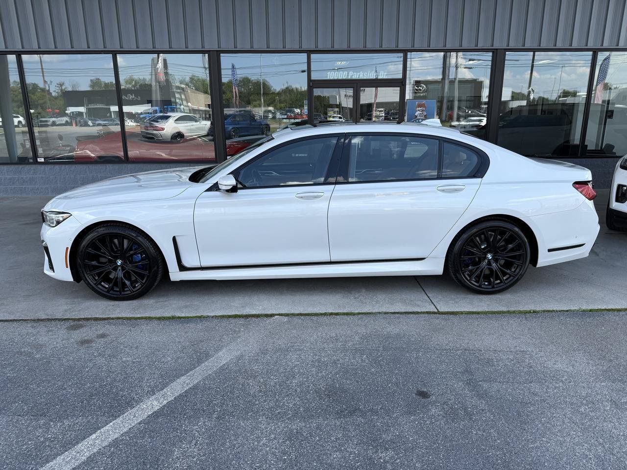 Used 2022 BMW 750i xDrive w/ Executive Package AWD/4WD image 7