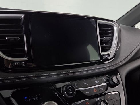 New 2026 Chrysler Pacifica Select image 23