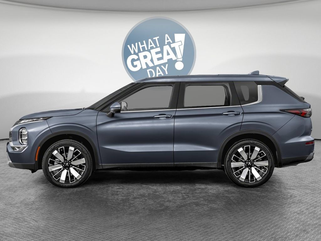 New 2026 Mitsubishi Outlander LE AWD/4WD image 3