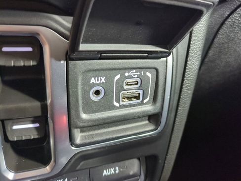 Used 2023 Jeep Wrangler Unlimited Rubicon w/ Cold Weather Group image 25