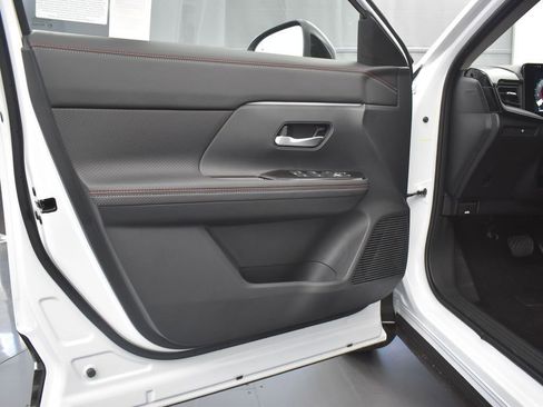 New 2026 Nissan Kicks SR w/ Cold Weather Package image 28