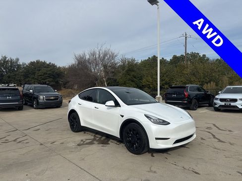 Used 2023 Tesla Model Y Long Range image 3