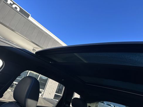 Used 2025 Audi Q7 3.0T Prestige image 11