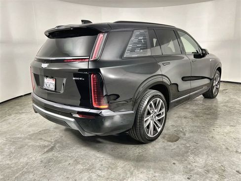 Used 2026 Cadillac Vistiq Sport image 8