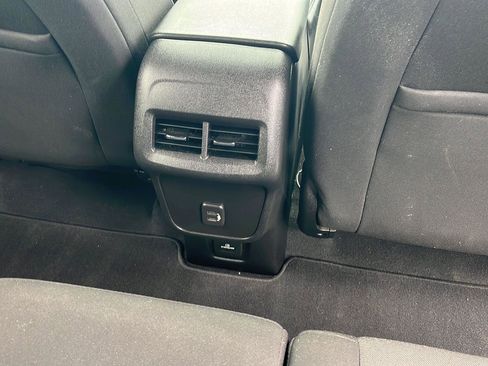 Used 2021 Chevrolet Equinox LT AWD/4WD image 30