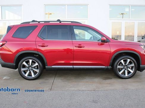 Used 2023 Honda Pilot Touring image 8