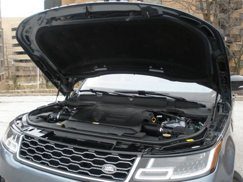 Used 2020 Land Rover Range Rover Sport HSE image 13