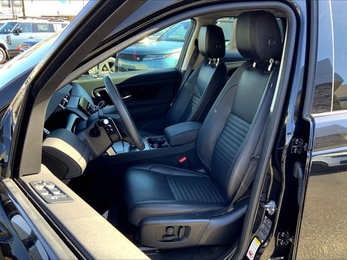 Used 2024 Land Rover Discovery Sport S image 8