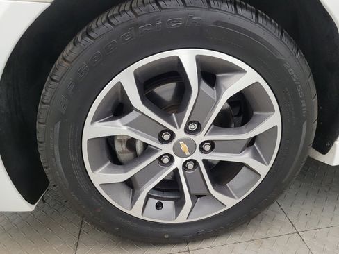 Used 2017 Chevrolet Sonic LT FWD image 31