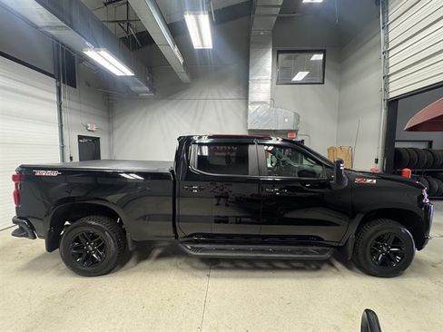 Used 2021 Chevrolet Silverado 1500 LT Trail Boss w/ Convenience Package II AWD/4WD image 9
