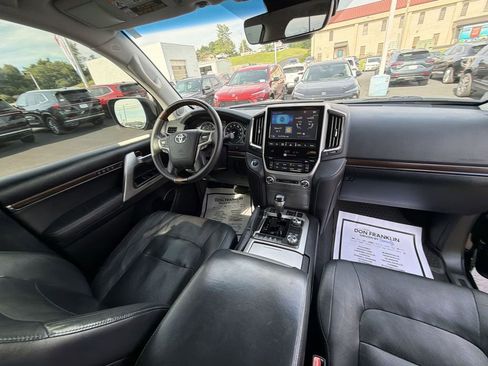 Used 2016 Toyota Land Cruiser AWD/4WD image 10