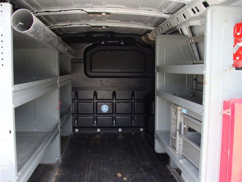 Used 2018 Chevrolet Express 2500 w/ Enhanced Convenience Package image 14