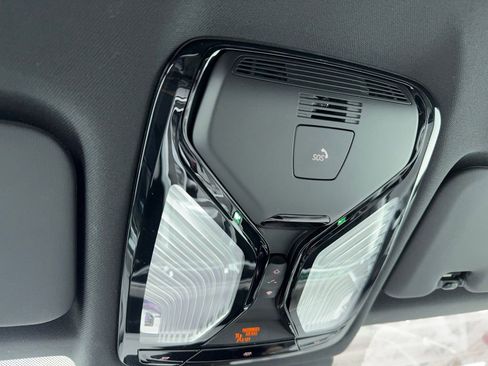 Used 2024 BMW X6 xDrive40i w/ Premium Package image 33