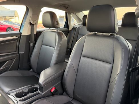 Used 2020 Volkswagen Jetta SE image 41