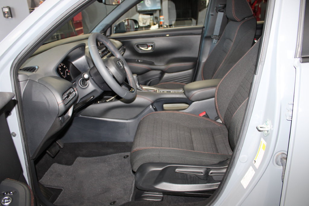 Used 2024 Honda HR-V Sport image 7