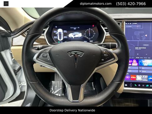 Used 2015 Tesla Model S 85 image 28