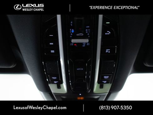 Used 2023 Porsche Cayenne AWD/4WD image 32
