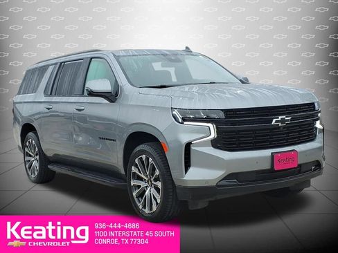 Used 2024 Chevrolet Suburban RST w/ Luxury Package AWD/4WD image 3