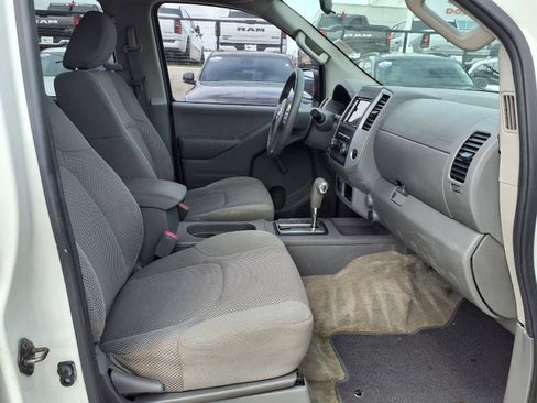 Used 2015 Nissan Frontier S RWD image 17