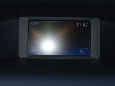 Used 2018 Ford Focus SE w/ SE Appearance Package image 23