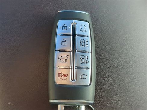 Used 2023 Genesis GV70 2.5T w/ Advanced Package image 29