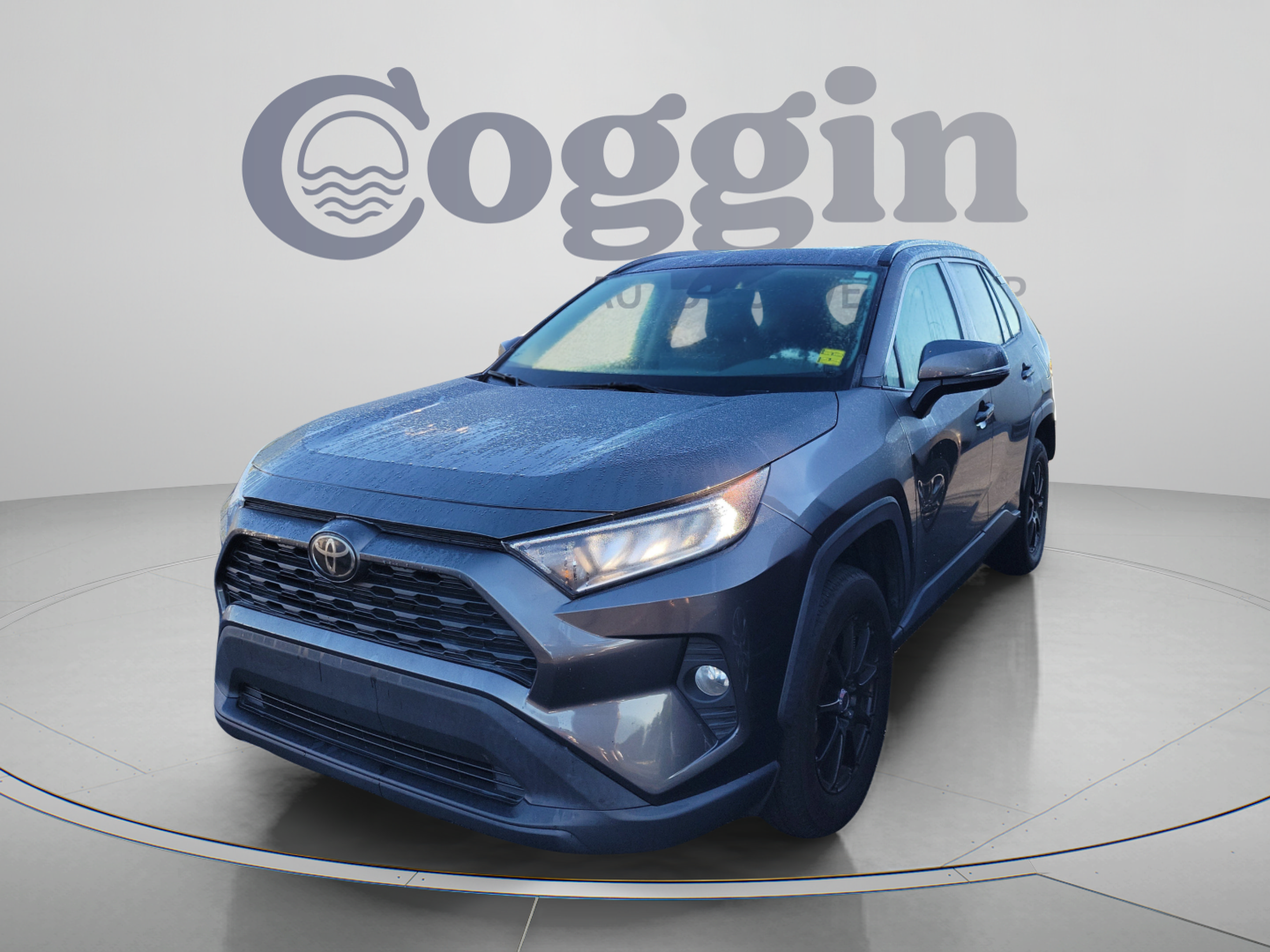 Used 2021 Toyota RAV4 XLE w/ Convenience Package FWD image 1