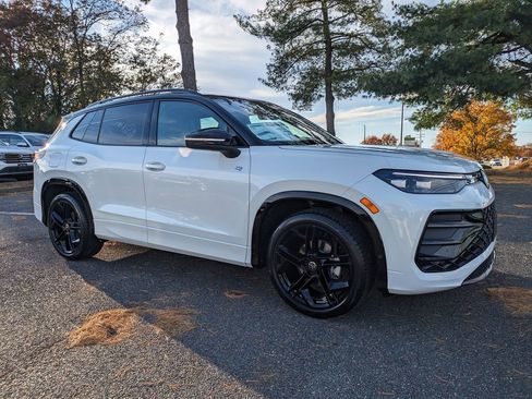 New 2026 Volkswagen Tiguan SE R-Line image 2