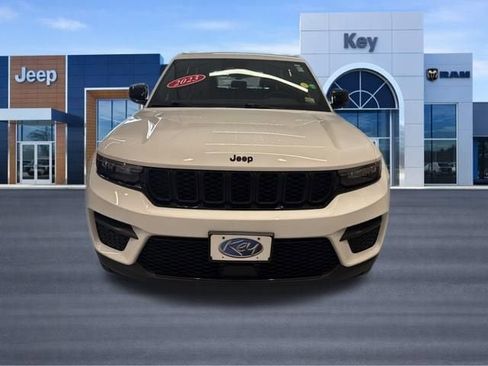 Used 2023 Jeep Grand Cherokee Altitude AWD/4WD image 11