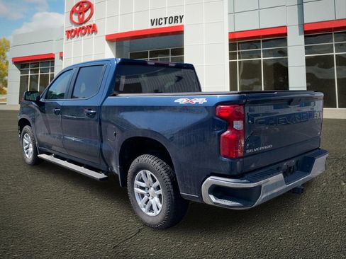 Used 2022 Chevrolet Silverado 1500 LT AWD/4WD image 4