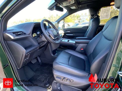 Certified 2025 Toyota Sienna XLE Woodland Edition AWD/4WD image 38