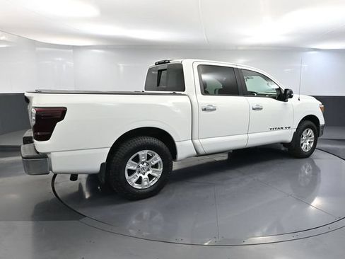 Used 2018 Nissan Titan SV AWD/4WD image 4