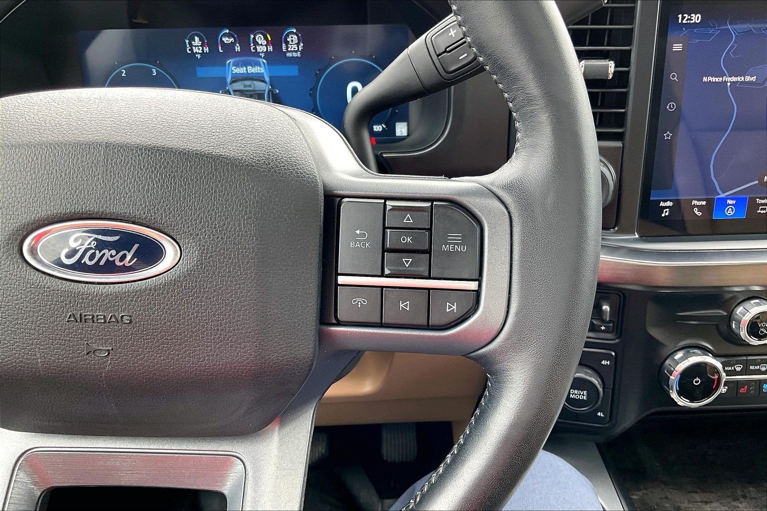 Certified 2024 Ford F250 Lariat w/ Lariat Ultimate Package AWD/4WD image 19