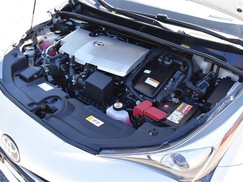Used 2017 Toyota Prius Four w/ Advanced Technology Package FWD image 30