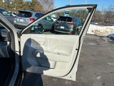 Used 2024 Hyundai Kona SEL image 46