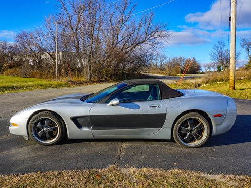 Used 2001 Chevrolet Corvette Convertible w/ Preferred Equipment Group2 image 6
