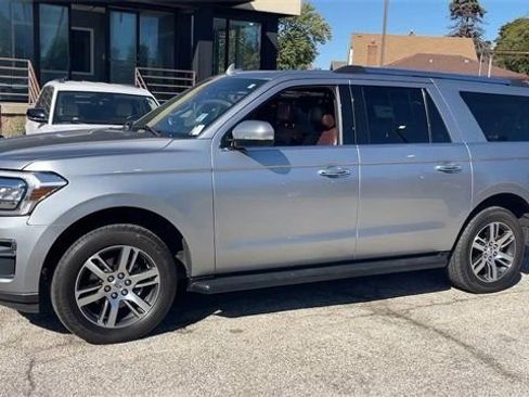 Used 2023 Ford Expedition Max Limited image 3